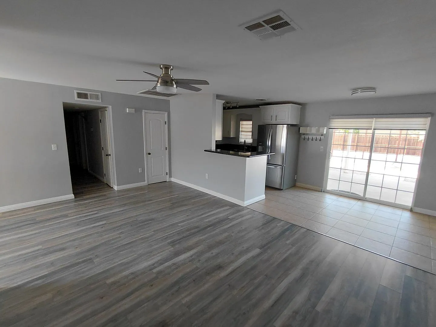Comfortable 4-Bedroom Home with Great Backyard for Entertaining — Photo 2