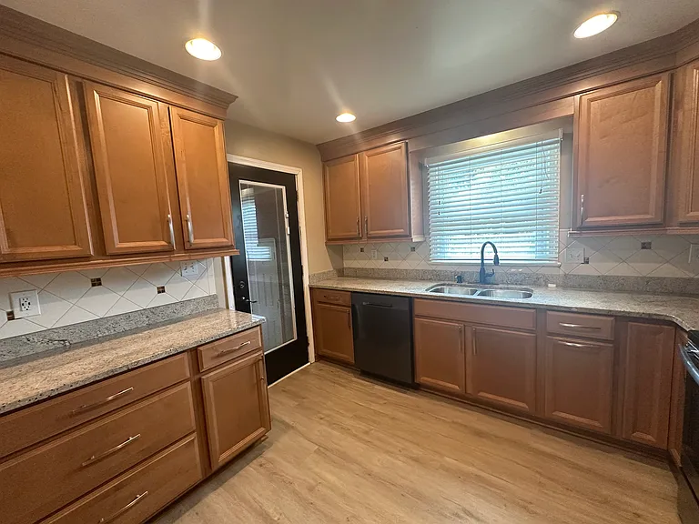 536 Summit Ridge Dr — Photo 7