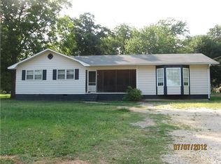 31 Jordan St, Canon, GA 30520