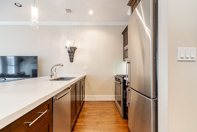 Vancouver House for rent - 2 Bedrooms — photo 3