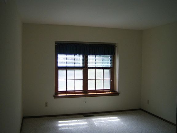 3rd image of 265 Sedgewick Cir #1