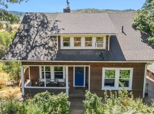 700 Davenport Rd, Mosier, OR 97040