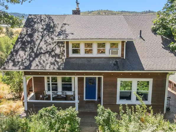 700 Davenport Rd, Mosier, OR 97040