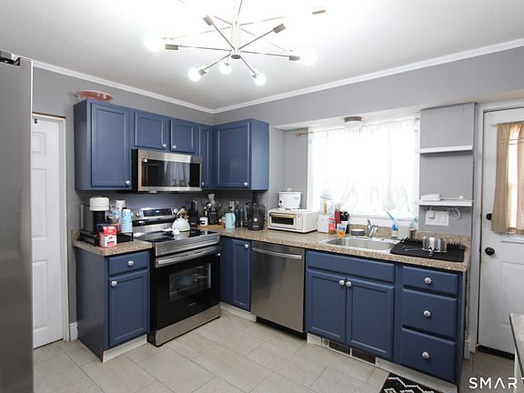 4th image of 159 Roosevelt Street