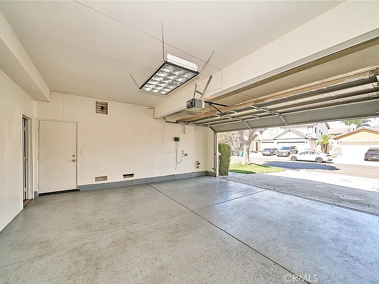 6377 Peach Ave — Photo 27