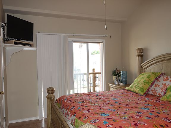 4th image of 3101 Gulf Blvd. #15