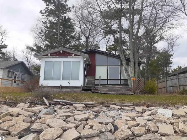 2656 N Us Highway 23, Oscoda, MI 48750