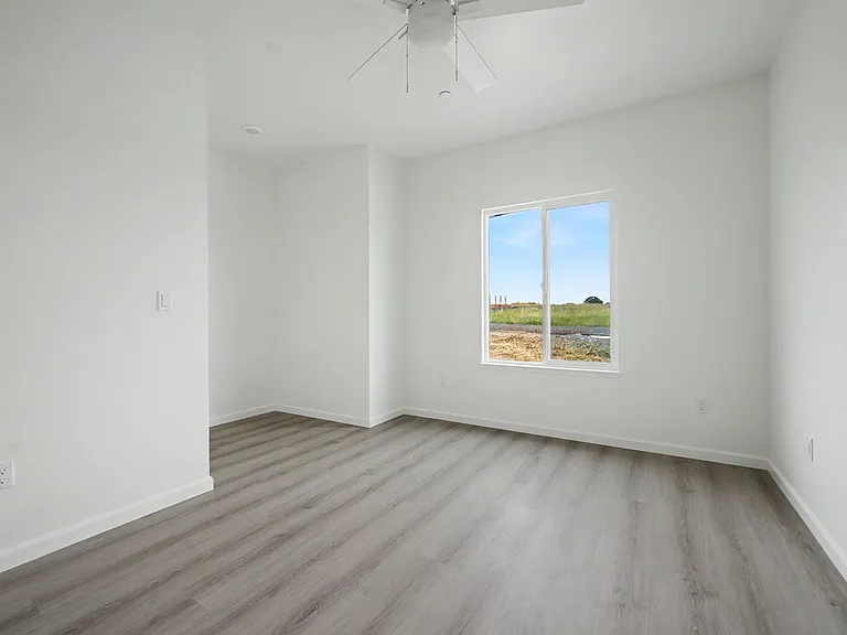 2426 Village Dr — Photo 20