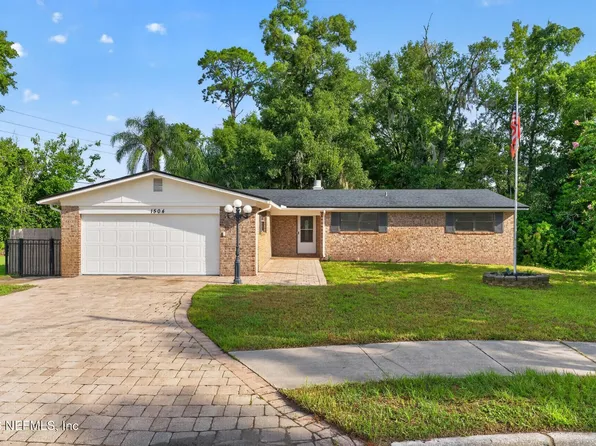 1504 HAMMONDWOOD Road N, Jacksonville, FL 32221