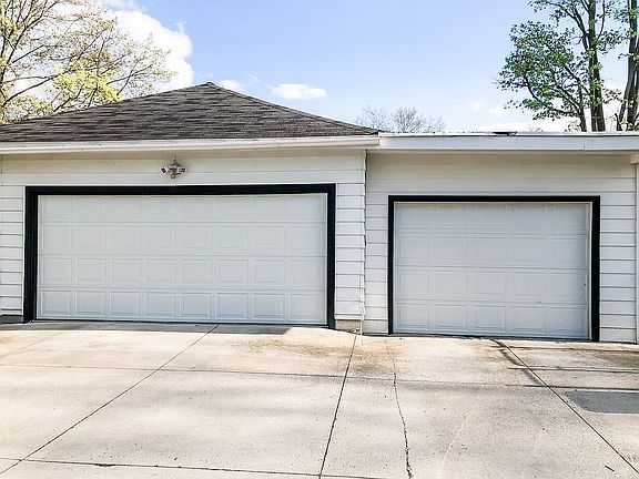 3rd image of 296 Cherryland St
