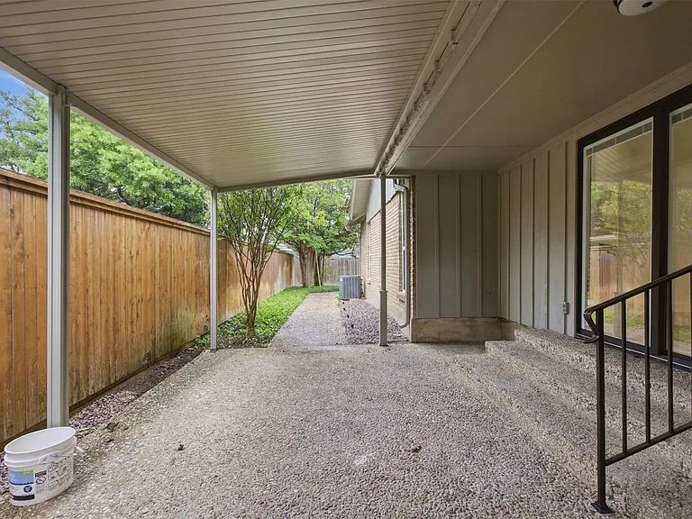 7515 Meadow Oaks Dr — Photo 20