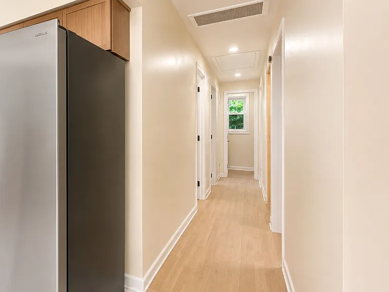 28 Carr St #1 — Photo 9