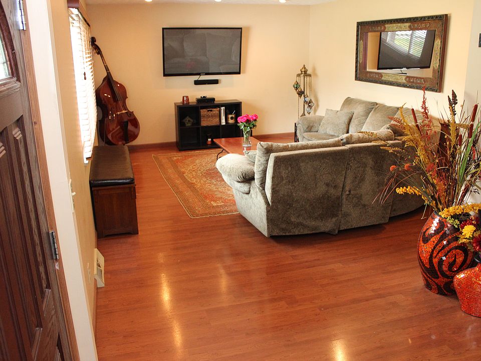 2nd image of 265 White Swan Ct