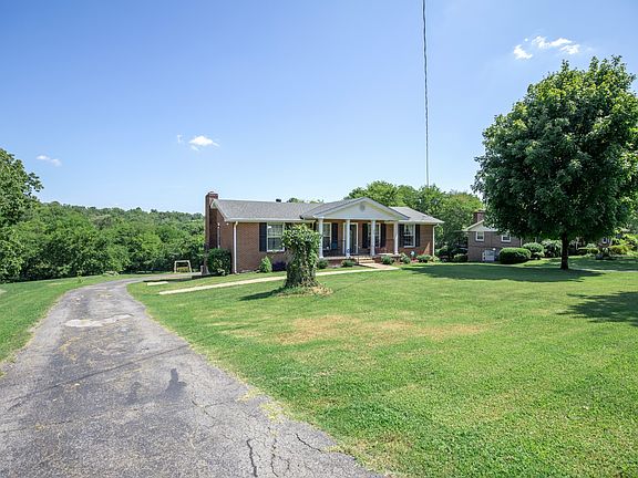 4th image of 609 Carol Ann Dr