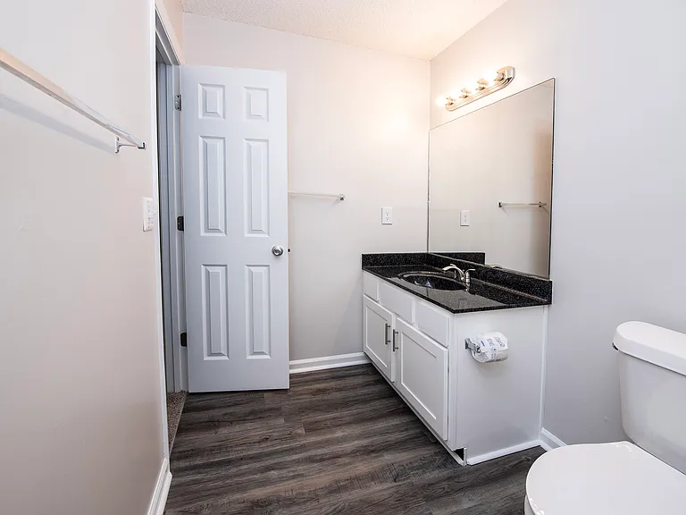Park Hills Apartments — Photo 9