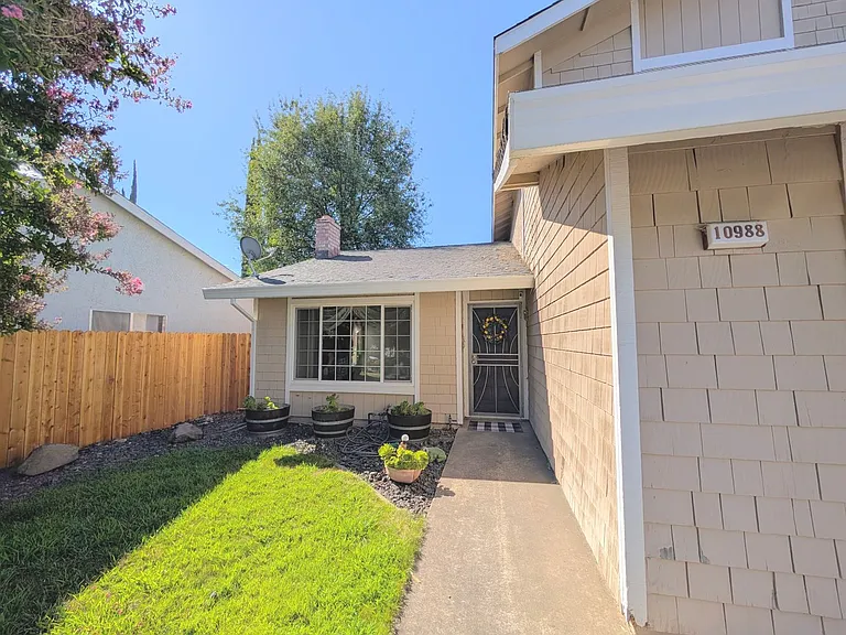10988 Mira River Ct — Photo 3
