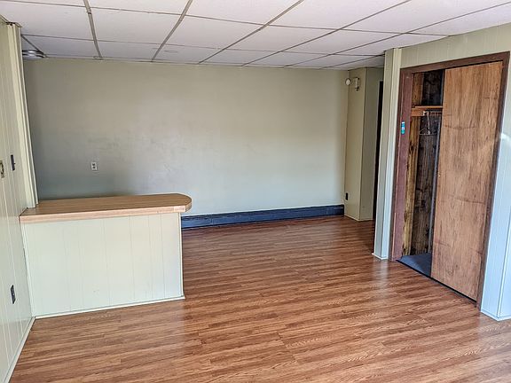 5th image of 836 Locust St