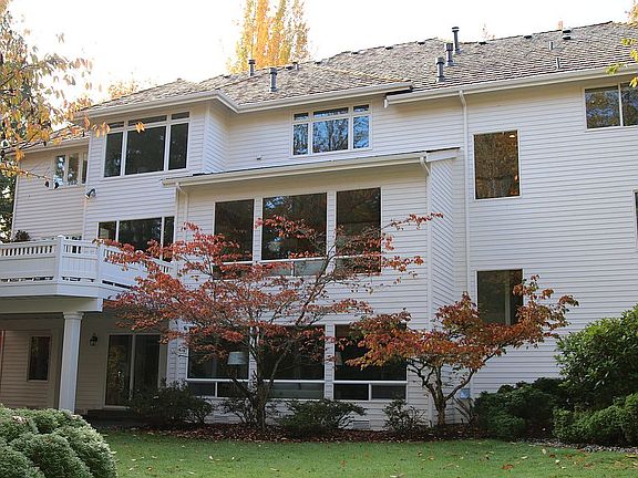 4th image of 418 Windsor Dr SE