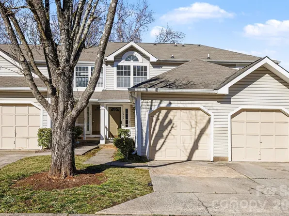 1323 Maple Shade Ln, Charlotte, NC 28270