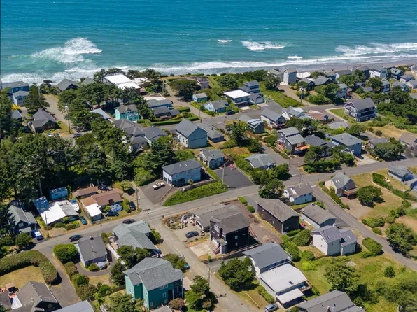 1000 SW 8th St #Tl-11200, Lincoln City, OR 97367