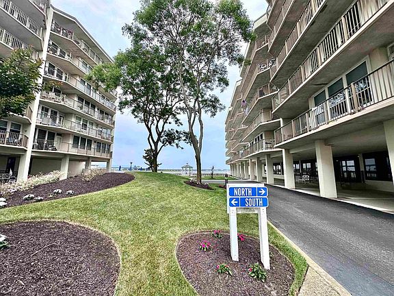 5th image of 500 Bay Ave APT 403