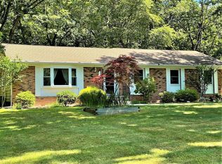 3 Geneva Dr, Hopewell Junction, NY 12533