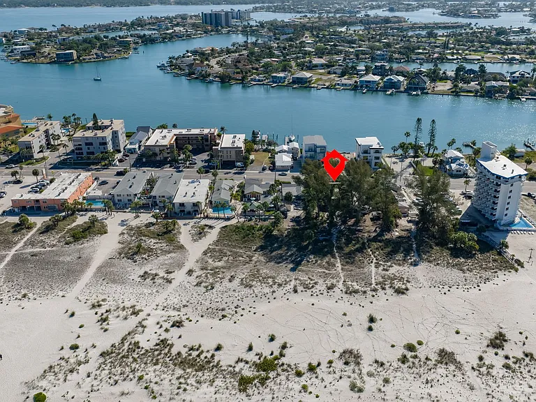 10220 Gulf Blvd #1 — Photo 37