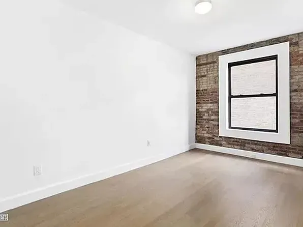 425 Grand Avenue image 1 of 4