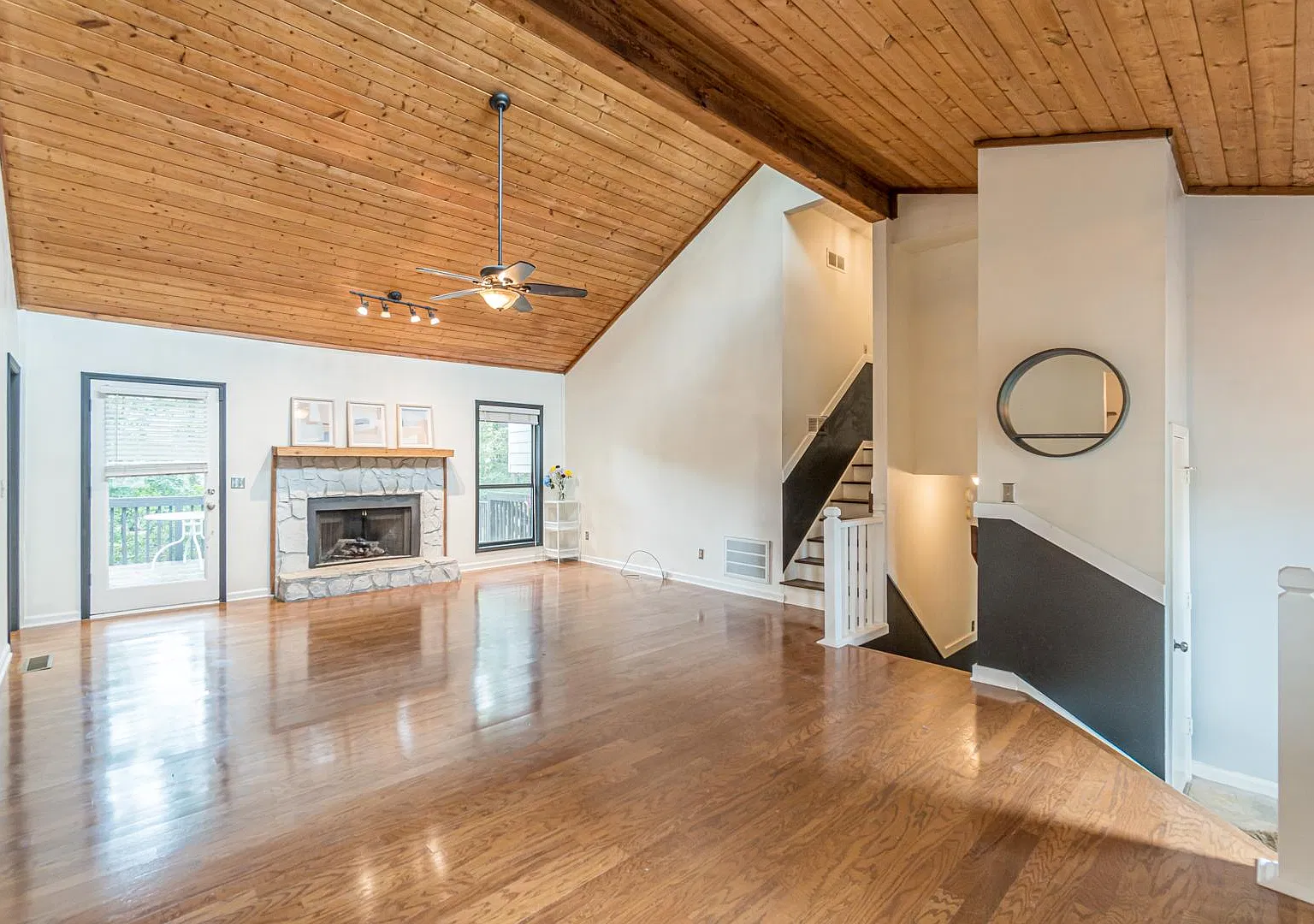 5 bed, 2674 sqft, $3,500 — Photo 4