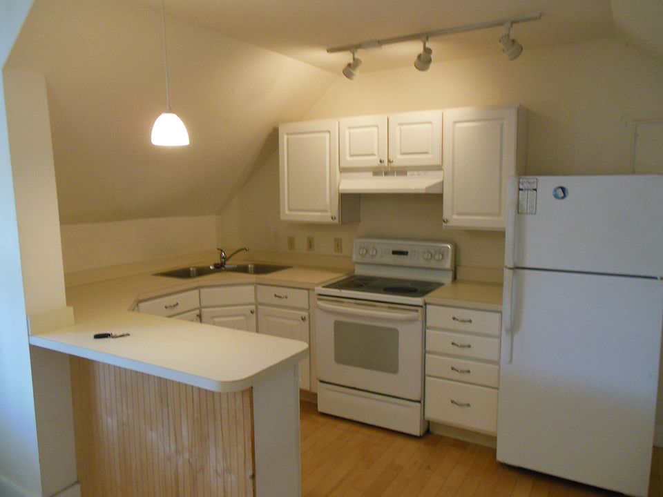 Nice kitchen with breakfest bar