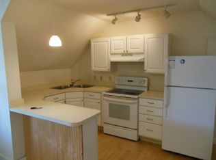 88 Maple St #E, Burlington, VT 05401