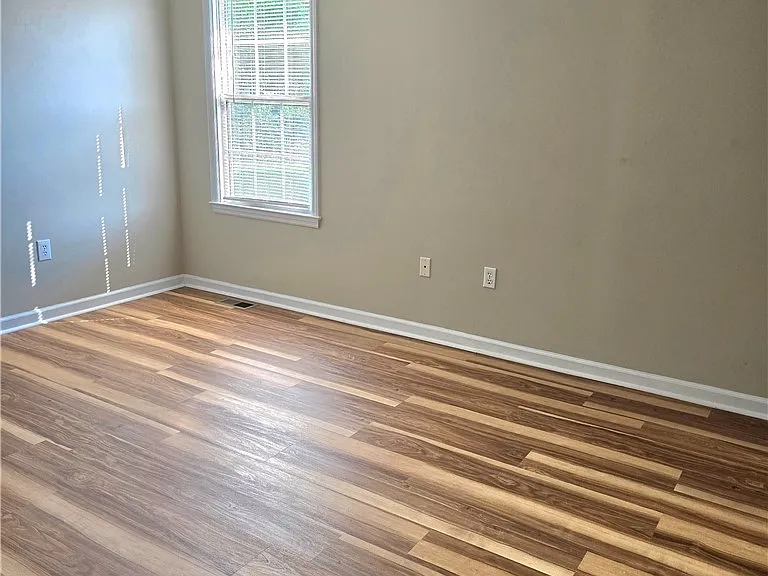108 Laura Ln — Photo 13