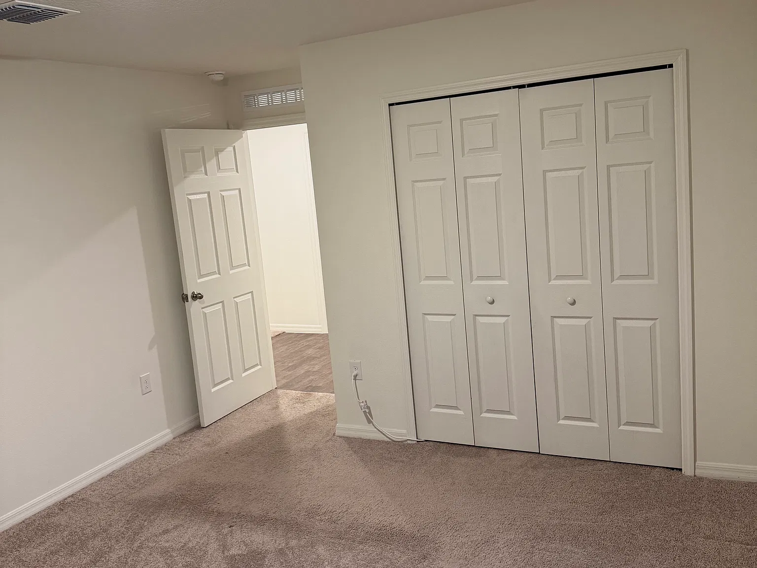 4 bed, 2150 sqft, $2,250 — Photo 4