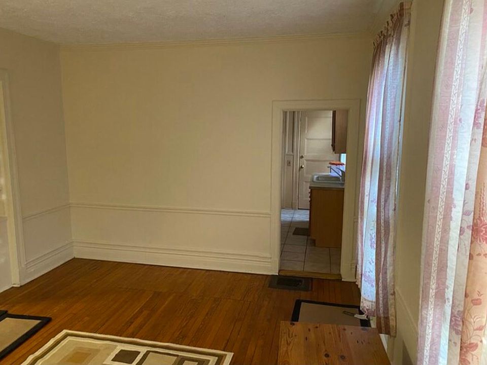 1st image of 126 Oakley Ave #1