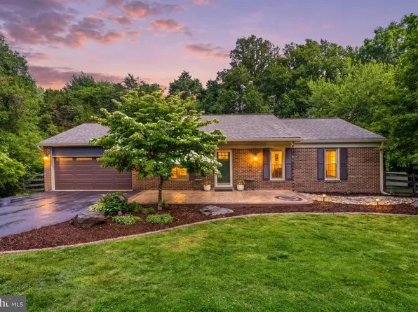 2605 Seskey Glen Ct, Herndon, VA 20171