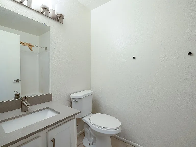 Meridian 21 Apartments — Photo 33