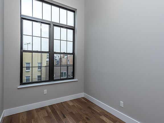 2nd image of 107 Skillman Ave APT 3L
