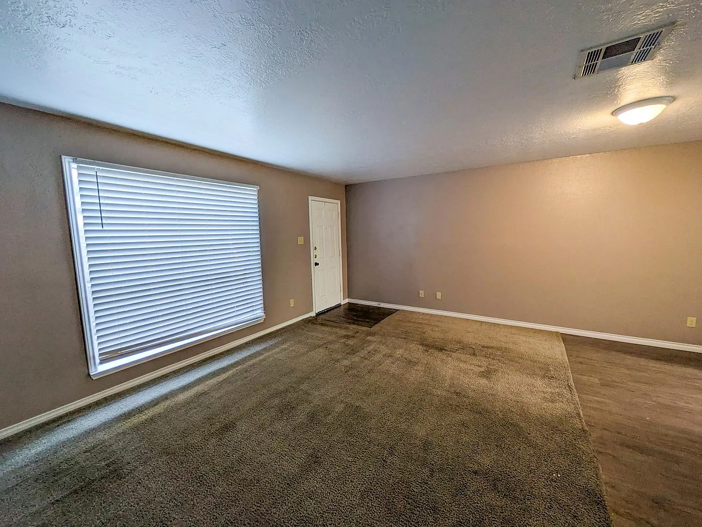 Laurel Square Townhomes — Photo 3