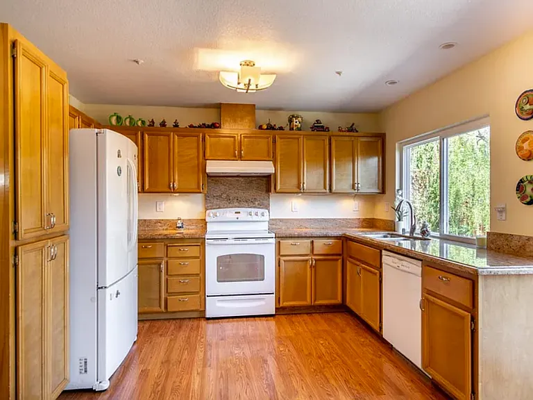 18310 Christeph Dr — Photo 14