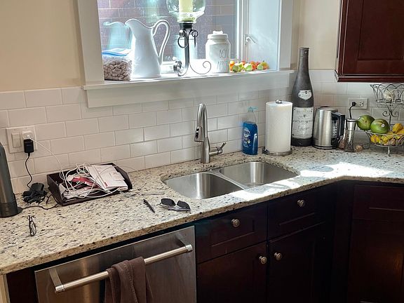 2nd image of 3704 N Janssen Ave APT 2