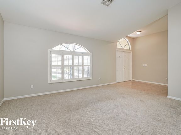 3rd image of 4913 SW 17th Ave