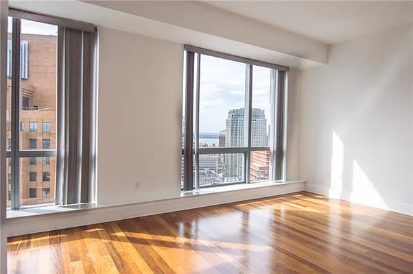 Rented by R New York | media 31
