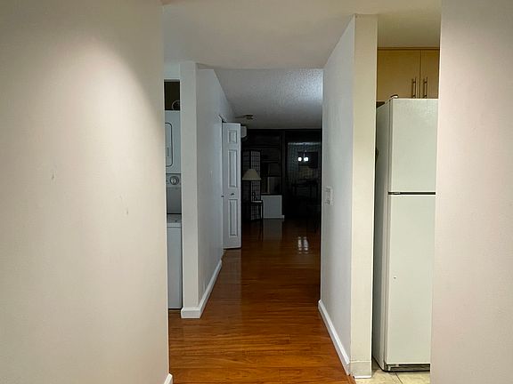 2nd image of 512 Iolani Ave APT 403