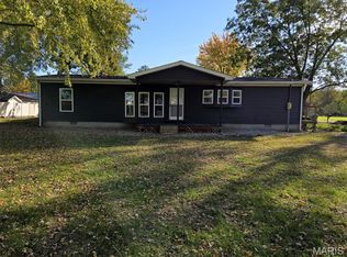 511 Collins St, Carlyle, IL