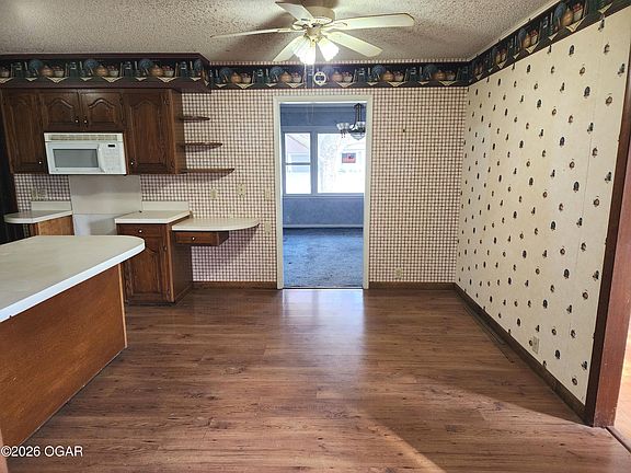 4th image of 111 Maple St