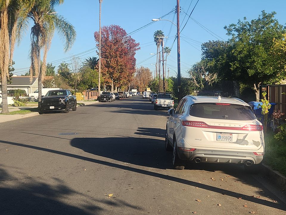 1st image of 15002 Gilmore St