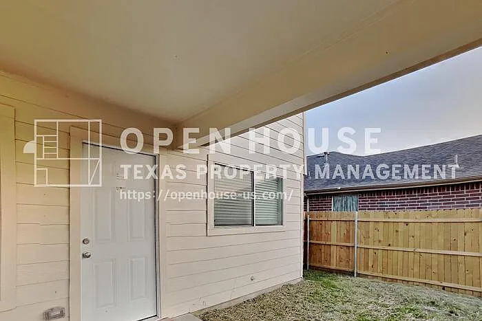 534 Hickory Ln — Photo 17