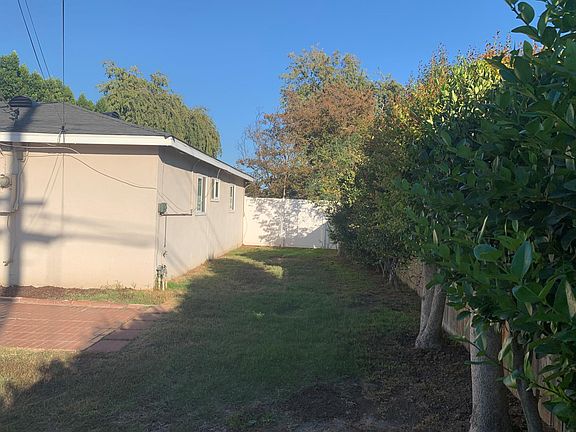 4th image of 8135 Maynard Ave