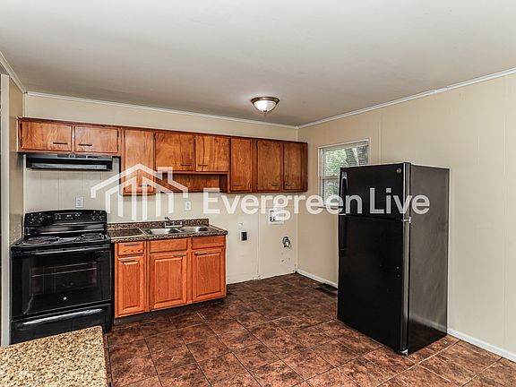 5th image of 9622 Sacramento St