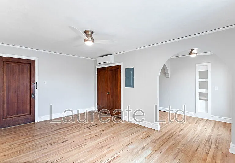 1050 N Pearl St #301 — Photo 5